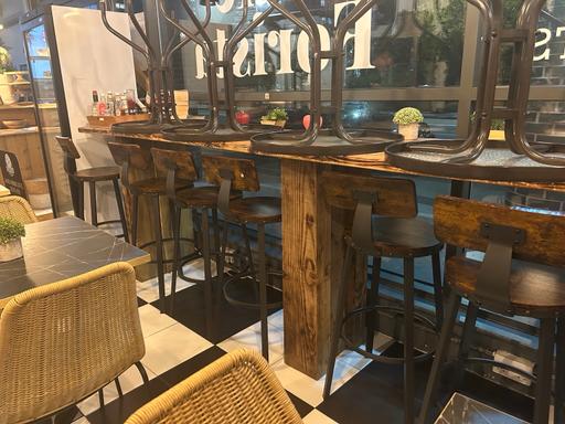 Buy & Sell Roundhay Leeds - Photos for Cafe bar table.