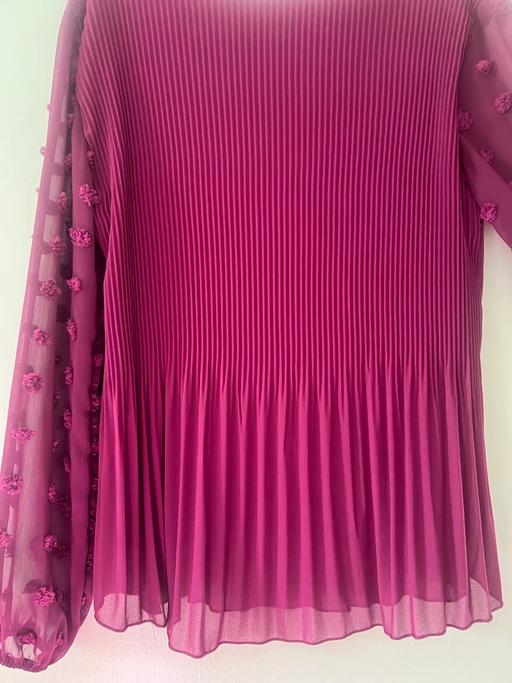 Buy & Sell Wednesbury Sandwell - Photos for Cerise fancy jumper lace sleeves £5.00