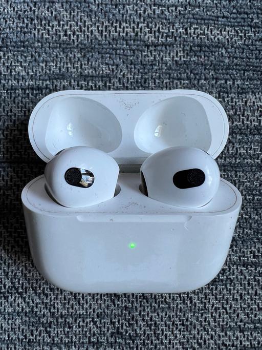 Buy & Sell Tilbury Thurrock - Essex - Photos for AirPods 3 in very good condition