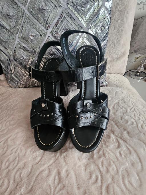 Buy & Sell Newton Doncaster - Photos for River Island leather shoes, size 6.