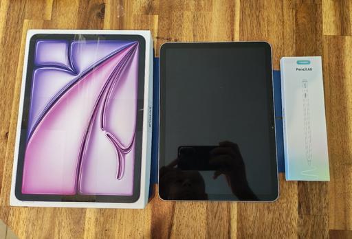 Buy & Sell Plaistow East London - Photos for Apple iPad Air M2 128GB Purple Mint SALE 