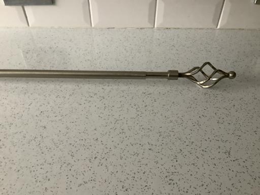 Buy & Sell Woodsetton Dudley - Photos for Extendable curtain pole