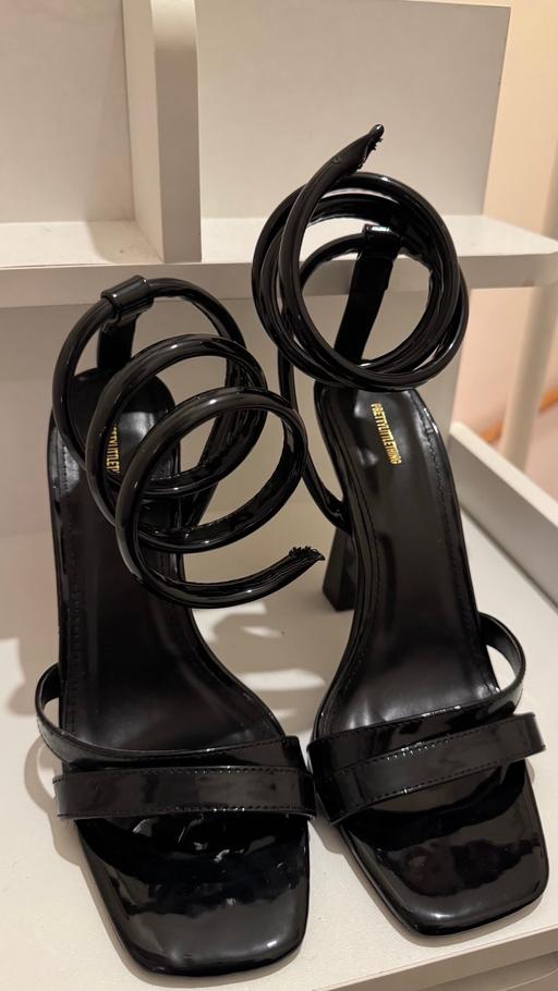 Buy & Sell Thamesmead South East London - Photos for PLT Barely There Black Patent Spiral Heels