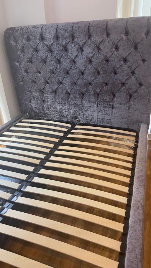Buy & Sell Bromley East London - Photos for Crushed velvet king bed frame