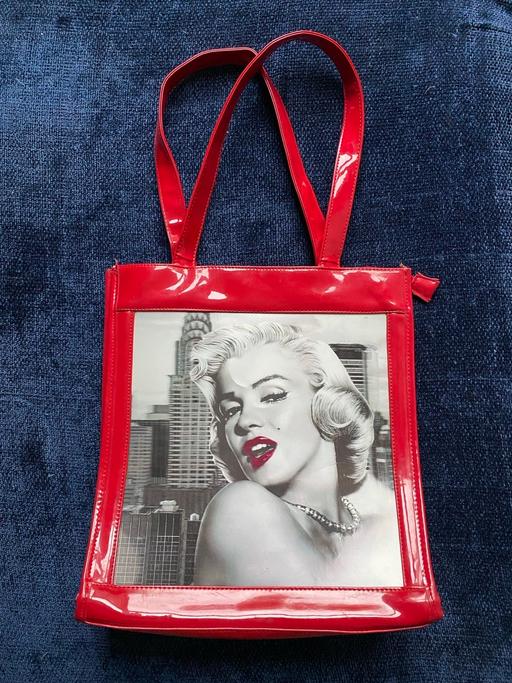 Buy & Sell Upper Norwood South East London - Photos for PRE-OWNED 3-D MARILYN MONROE HANDBAG