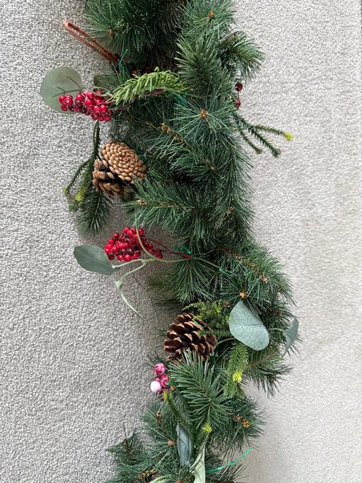 Buy & Sell Alrewas Lichfield - Photos for 2.6m Garland