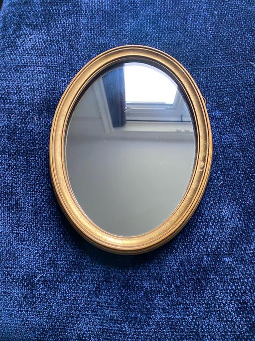 Buy & Sell Gipsy Hill South East London - Photos for VINTAGE OVAL GUILT FRAM MIRROR