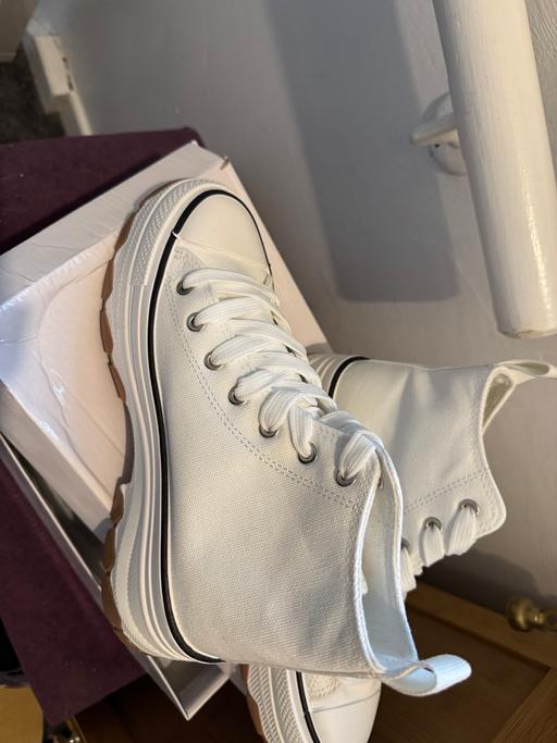 Buy & Sell - Photos for New ladies canvas boots size 4