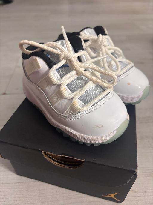 Buy & Sell Tooting Bec South West London - Photos for Jordan 11 retro infant uk 5.5 blue and white