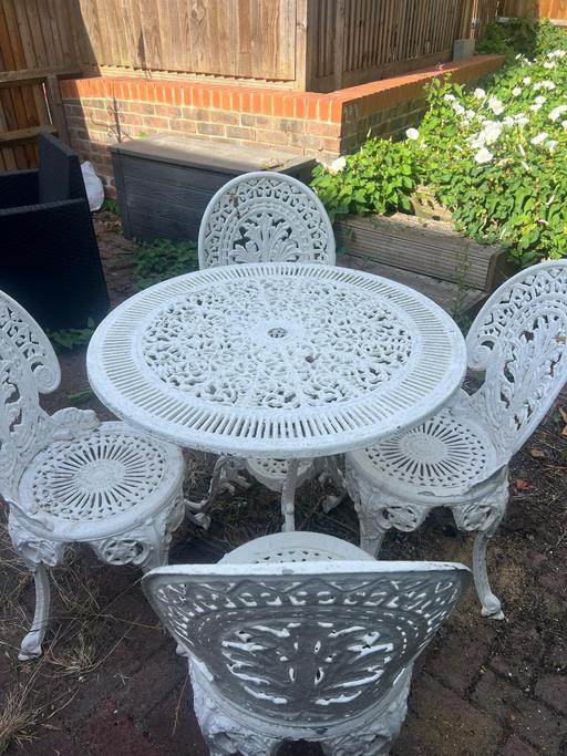 Buy & Sell Sundridge South East London - Photos for White Garden Table