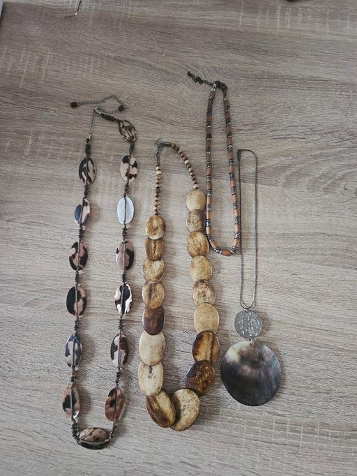 Buy & Sell Newton Doncaster - Photos for 4 item necklace collection.