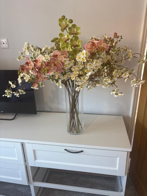 Buy & Sell Ongar Epping Forest - Photos for Faux flower arrangement with vase