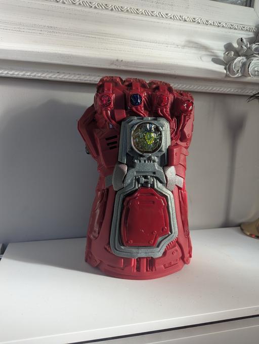 Buy & Sell Elmhurst Lichfield - Photos for Marvel Avengers Red Infinity Gauntlet