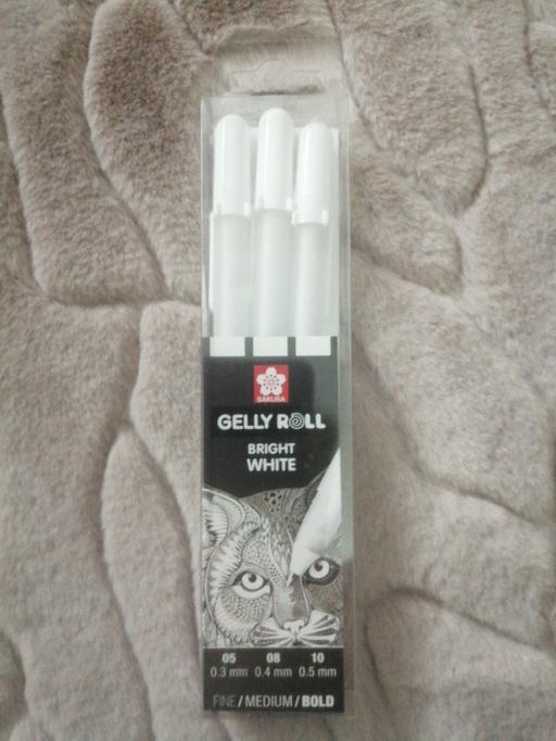 Buy & Sell Heath Town Wolverhampton - Photos for New PK 3 gelly roll white gel ink pens