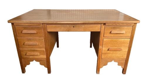 Buy & Sell Charlton South East London - Photos for Solid oak period desk