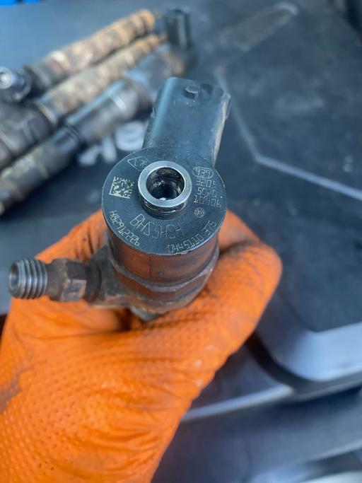 Vehicles Bilston Wolverhampton - Photos for Vauxhall m9r injectors