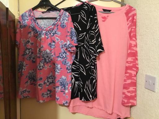 Buy & Sell Woodcross Wolverhampton - Photos for X3 plus Size Ladies Tops Size 20 Bargain