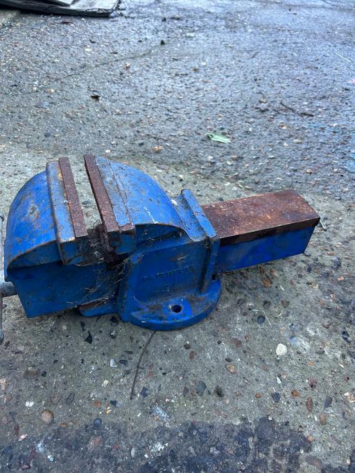 Vehicles Chase Cross East London - Photos for Vice