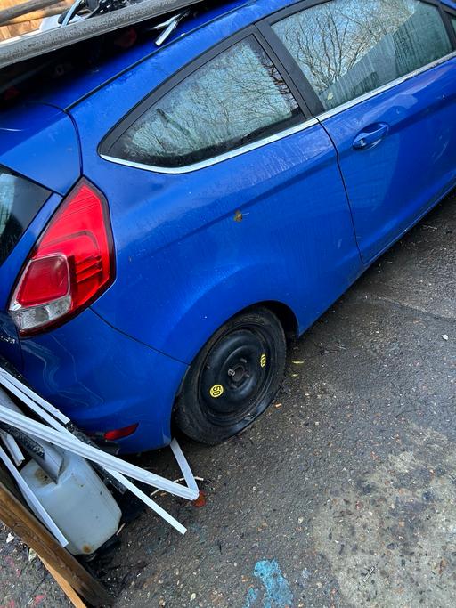 Vehicles Chase Cross East London - Photos for Ford Fester