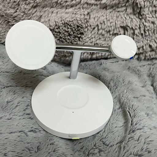 Buy & Sell St Helier South West London - Photos for Belkin 3-in-1 Megasafe charger dock