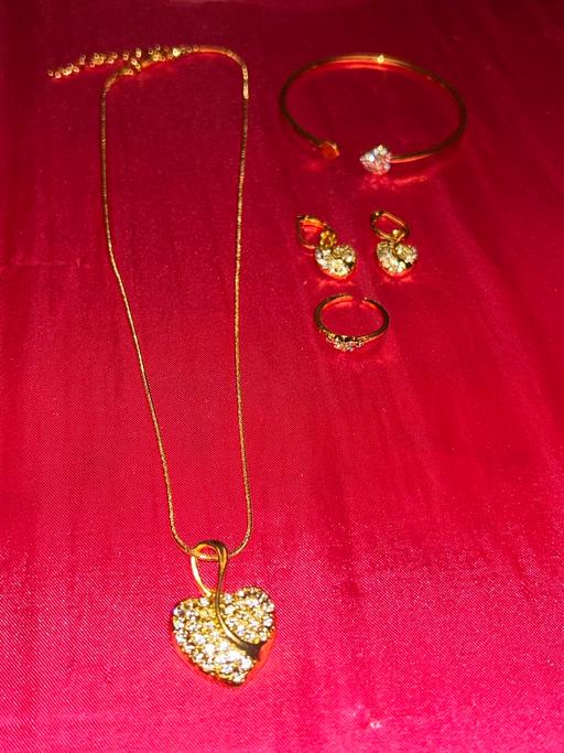 Buy & Sell Northville South Gloucestershire - Photos for Ladies jewellery set . Plz view all 13 pics 