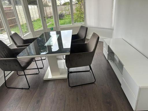 Buy & Sell Nottingham City Centre Nottingham - Photos for Dining table high quality 100