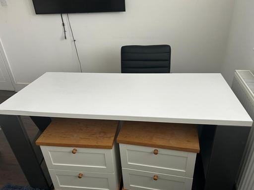 Buy & Sell Nottingham City Centre Nottingham - Photos for Solid desk and chair