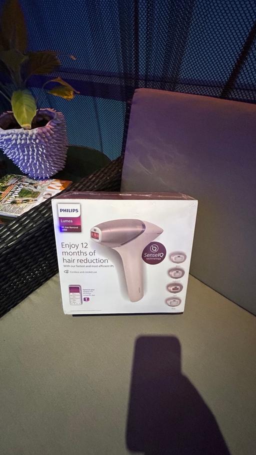 Buy & Sell - Photos for Philips lumea IPL 9900 Hair removal device -