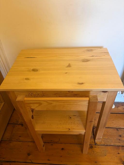 Buy & Sell East Putney Station Wandsworth - Photos for Kids desk with a chair free collection
