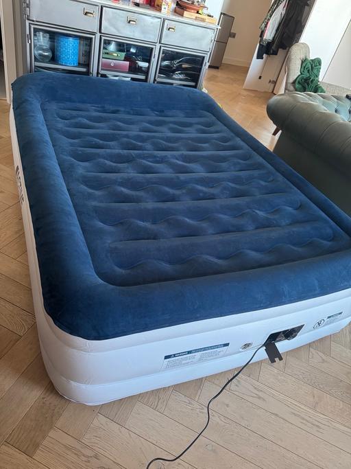 Buy & Sell Neasden North West London - Photos for King Size blowup bed built in pump and pillow