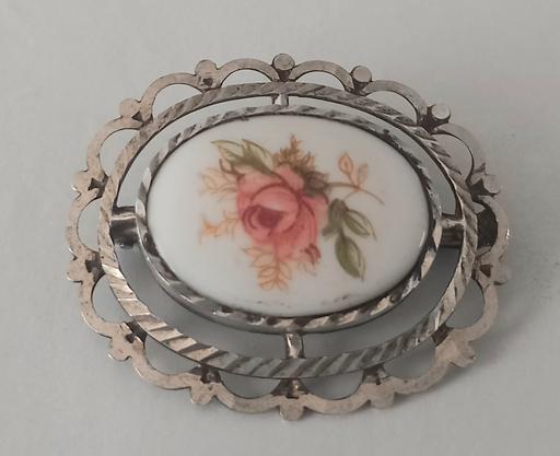 Buy & Sell Thatto Heath Saint Helens - Photos for vintage hand painted floral porcelain brooch