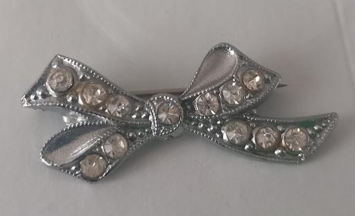 Buy & Sell Thatto Heath Saint Helens - Photos for vintage silver plated gemstone bow brooch