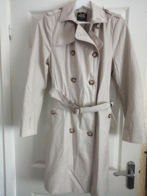 Buy & Sell Heath Town Wolverhampton - Photos for Wallis ladies size 14 beige rain coat
