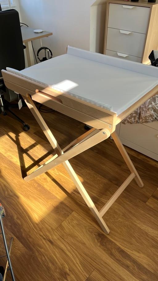 Buy & Sell Waltham Forest East London - Photos for Baby changing foldable table