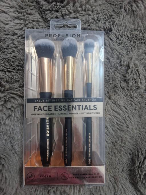 Buy & Sell Greasbrough Rotherham - Photos for new set make brushers