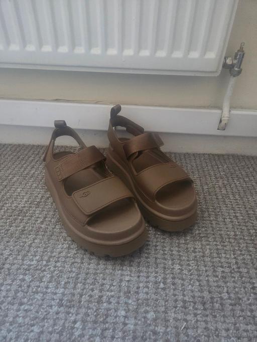 Buy & Sell Addington Village Station South East London - Photos for uggs