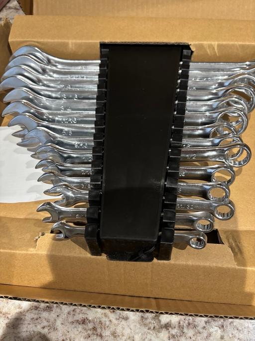 Buy & Sell Coalville North West Leicestershire - Photos for Wrench /spanner set with stand 