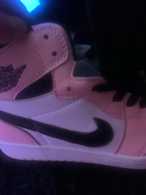 Buy & Sell Carshalton Sutton - Photos for Nike Trainers