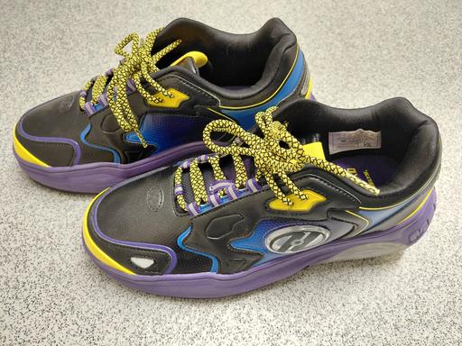 Buy & Sell Burnt Oak North West London - Photos for Heelys skates shoes