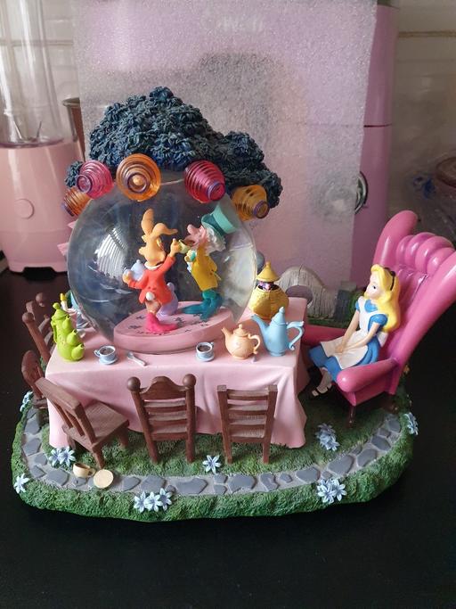 Buy & Sell Upper Gornal Dudley - Photos for large Disney snowglobe Alice in wonderland