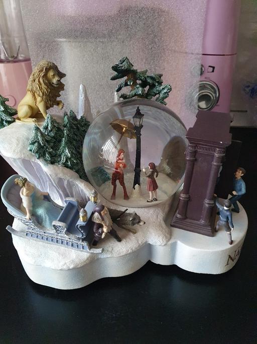Buy & Sell Upper Gornal Dudley - Photos for large Disney snowglobe chronicles of narnia