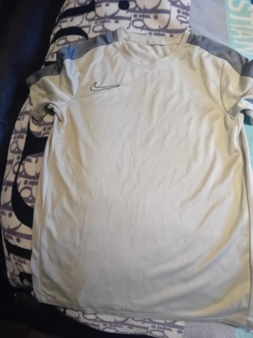 Buy & Sell Dudley Town Centre Dudley - Photos for Nike dry fit top