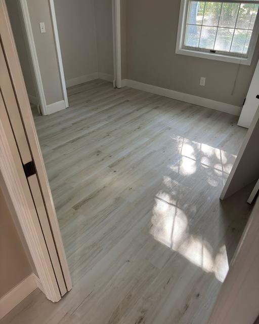 Buy & Sell Leigh Wigan - Photos for New Laminate Floors. Start here.