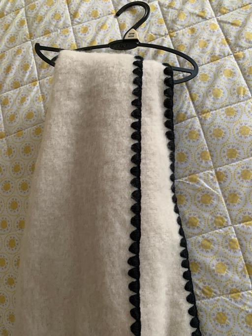 Buy & Sell Corngreaves Trading Estate Sandwell - Photos for BNWT fluffy scarf buyer collect