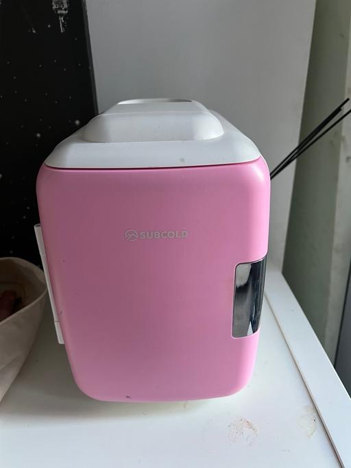 Buy & Sell Lambeth South East London - Photos for Mini fridge (pink)