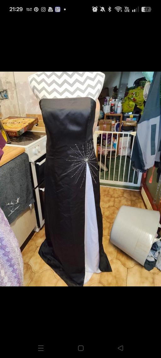 Buy & Sell Ponthenry Carmarthenshire - Wales - Photos for Prom dress with shawl