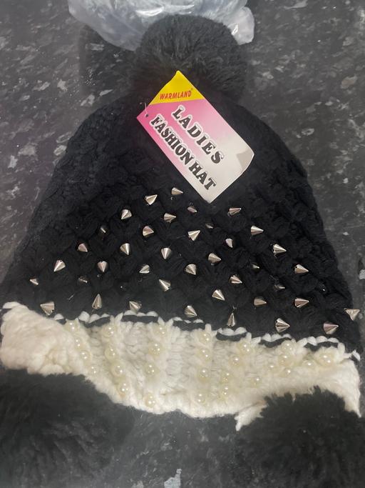 Buy & Sell Bordesley Green Birmingham - Photos for Pom Pom hat