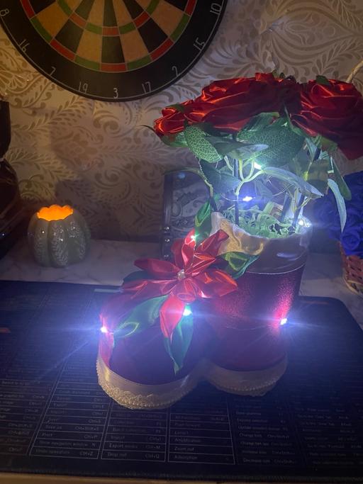 Classes Dagenham Barking and Dagenham - Photos for Handmade Santa Claus boot with satin roses