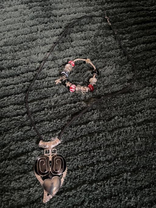 Buy & Sell Conisbrough Doncaster - Photos for Necklace and bracket both for £3 bargain
