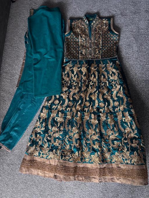 Buy & Sell Catherine-De-Barnes Solihull - Photos for Indian dress in green and gold